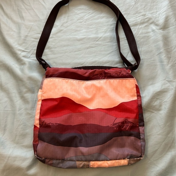 LeSportsac Classic Kylie Crossbody Bag 3 Pocket Striped Colored Mountains - Picture 3 of 7